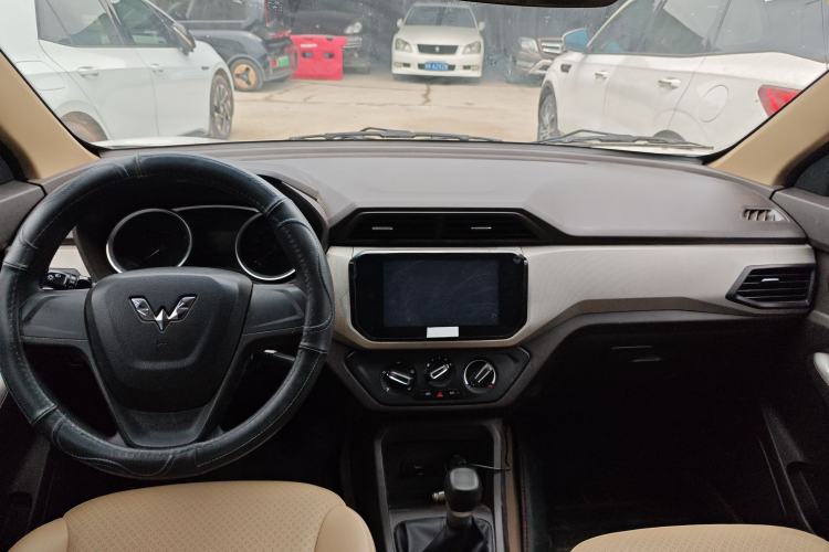 Used Wuling Hongguang 2018 1.5L S Comfort Model L2B Center Console