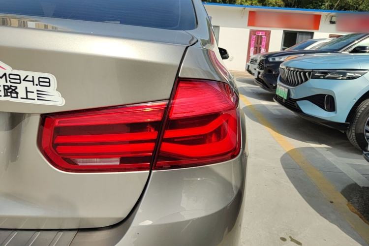 Used BMW 3 Series 2017 320Li Fashion Model Right Rear Taillight