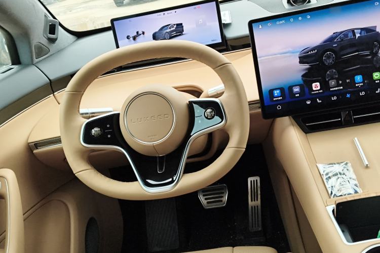 Used Hima Luxeed R7 2024 All-Electric 667 km Max