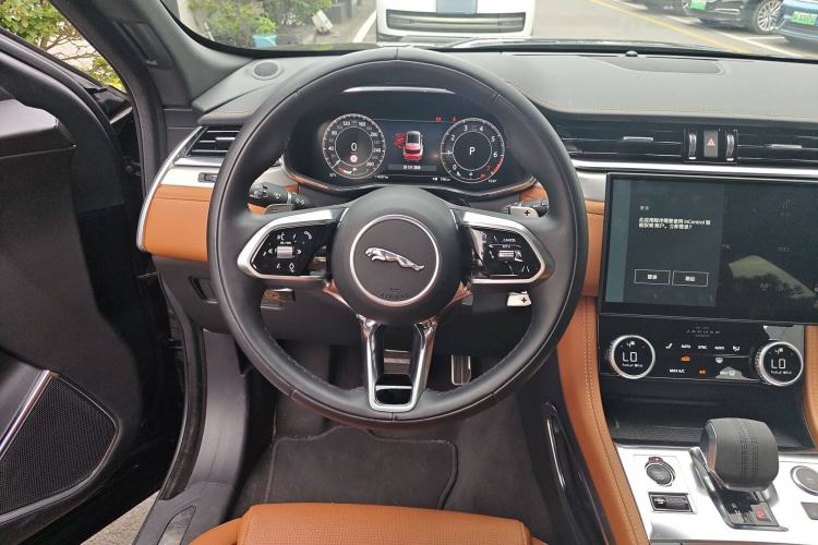 Used Jaguar F-PACE 2024 P250 R-Dynamic SE
