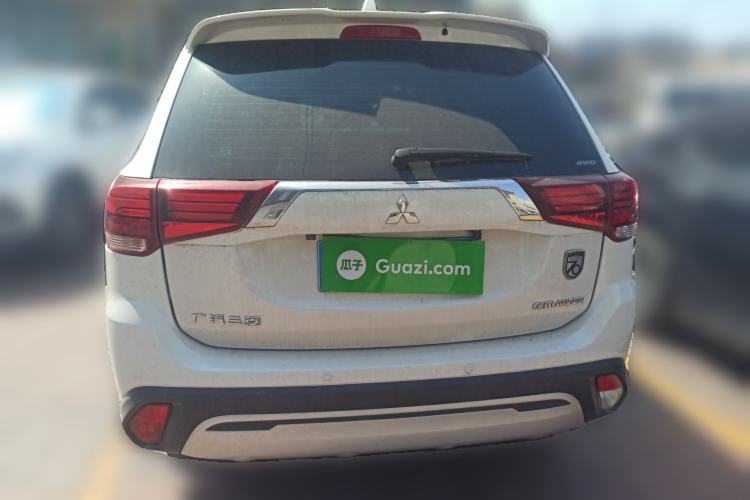 Used Mitsubishi Outlander 2019 2.4L 4x4 Zhi Xiang Edition 5 Seats China V Emission Standard Rear