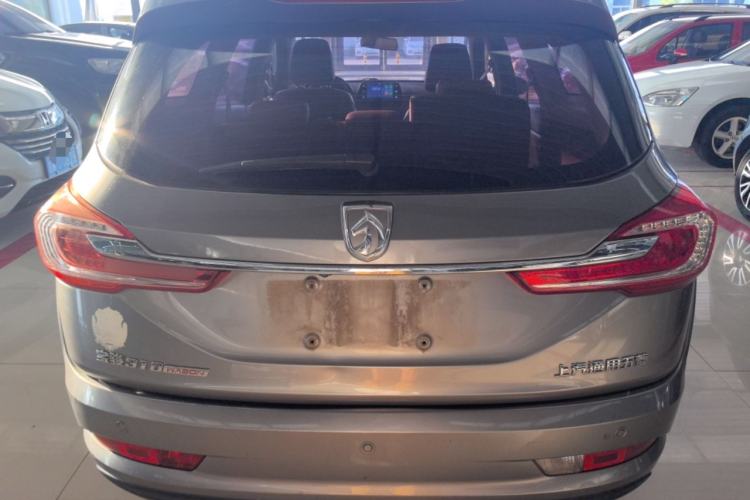 Used Baojun 310W 2017 1.5L Manual Fashion Model China V