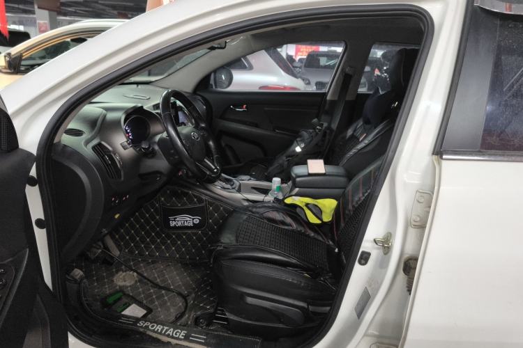 Used Kia Sportage R 2015 2.0L Automatic Two-Wheel Drive DLX Model
