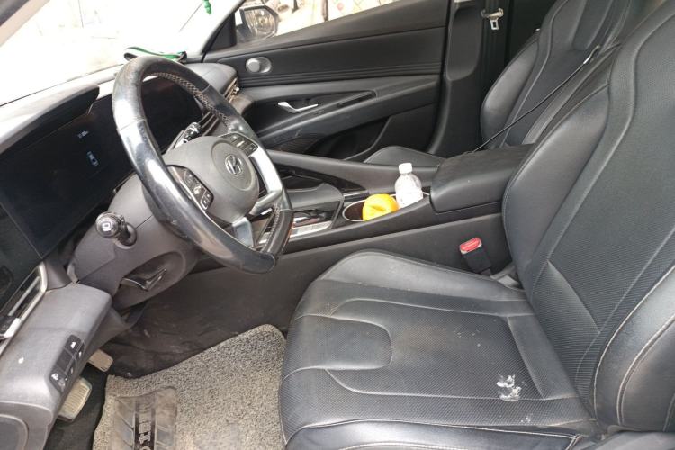 Used Hyundai Elantra 2021 1.5L CVT LUX Prestige Edition
