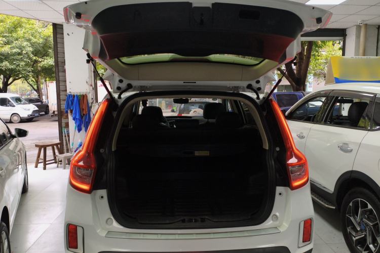 Used Geely Auto Vision X6 2016 1.3T CVT Flagship Model
