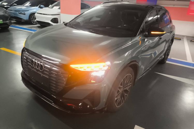 Used Audi Q5 e-tron 2022 40 e-tron Starlight Edition Mech Kit