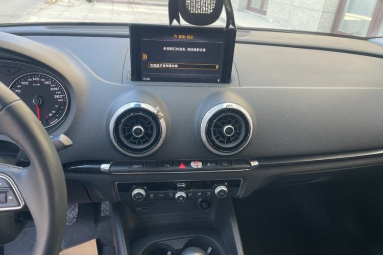 Used Audi A3 2020 Limousine 35 TFSI Fashion Edition China VI Emission Standard Interior 2