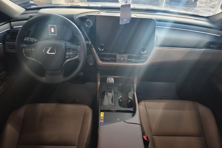 Used Lexus ES 2025 200 Premium Edition
