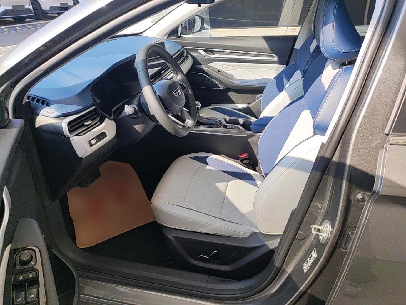Geely Auto Emgrand 2022 4th Generation 1.5L CVT Flagship Model — снимка 17