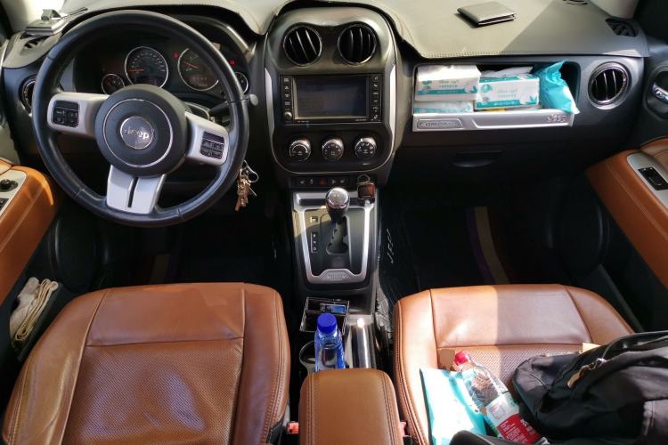 Used Jeep Compass 2014 2.4L four-wheel drive luxury version
