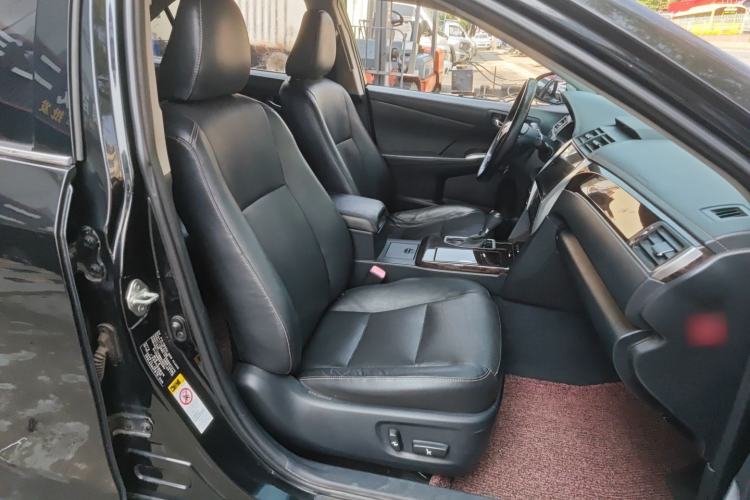 Used Toyota Camry 2016 2.0G 10th Anniversary Leading Edition
