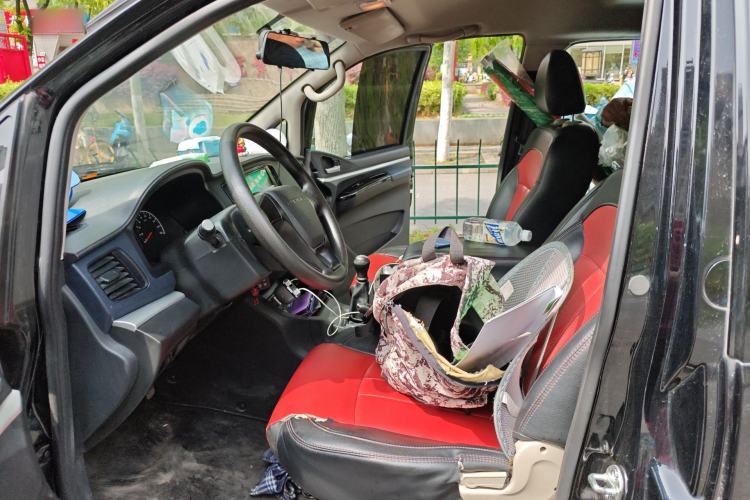 Used FORTHING Lingzhi 2023 M5L 1.6L Base Model 7 Seats Left Front Seat