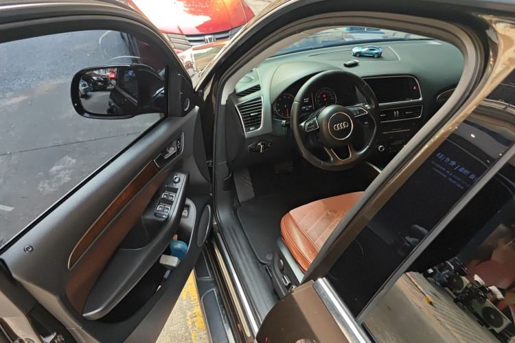 Used Audi Q5 2013 40 TFSI Comfort Edition Driver Seat