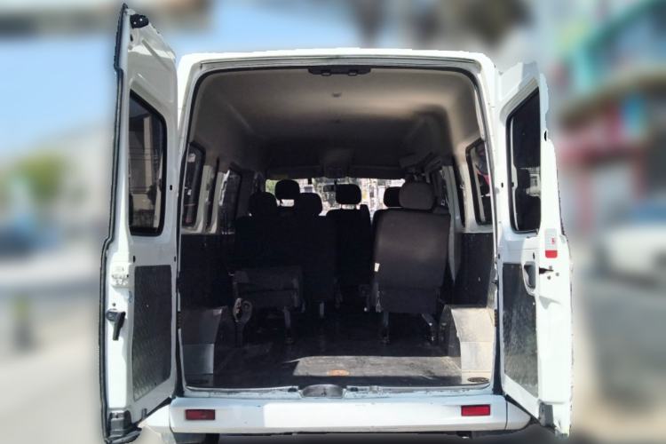 Used SAIC MAXUS Xintu V80 2023 2.0T Manual Classic Aoyuntong Long Wheelbase Mid-Height 6/7/8/9-Seater
