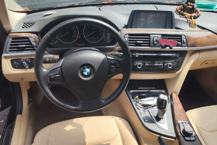 Used BMW 3 Series 2013 320Li Fashion Model Steering Wheel