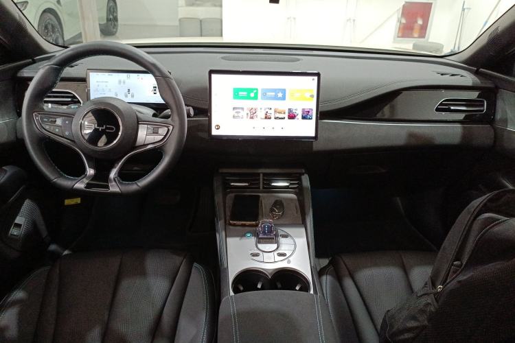 Used BYD Seal 06 New Energy 2025 DM-i Smart Drive 120KM Deluxe Model Center Console