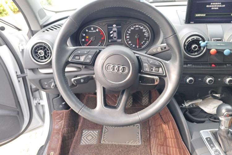 Used Audi A3 2020 Restyled Limousine 35 TFSI Ambition Version China VI
