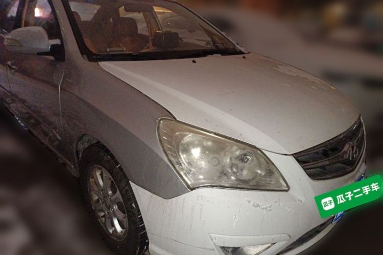 Used Hyundai Celesta 2010 1.6L MT GLS Front Right 45 Deg