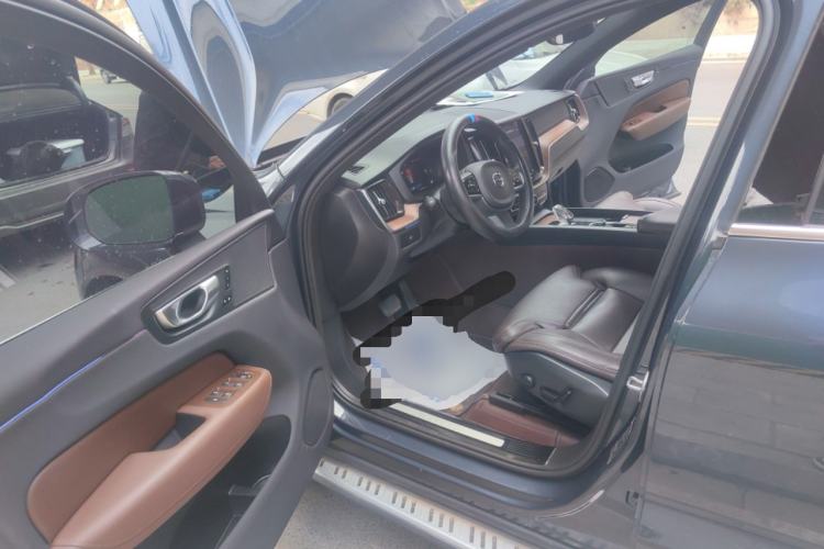 Used Volvo XC60 2023 B5 4x4 Smart Luxury Edition