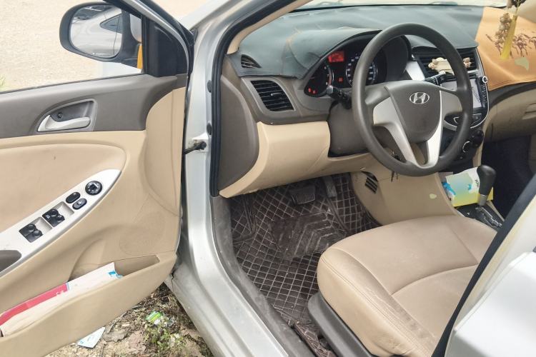 Used Hyundai Verna (older generation) 2010 Sedan 1.4L Automatic Fashionable GT Model Driver Seat