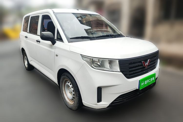 Used Wuling Hongguang PLUS 2019 1.5T Manual Standard Edition 5 Seats