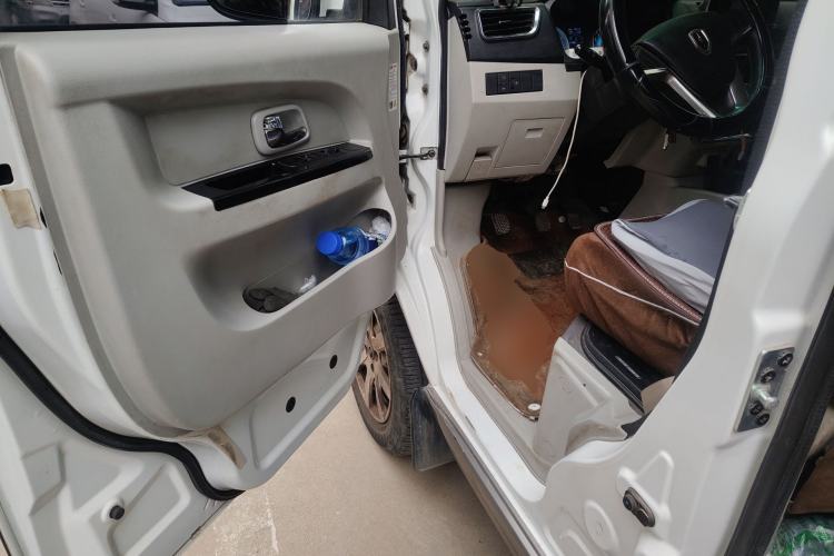 Used Jinbei New Hiace S 2023 1.5L Wealth Edition Passenger Van 5/6/7-Seater Non-Air-Conditioned Version SWC15M