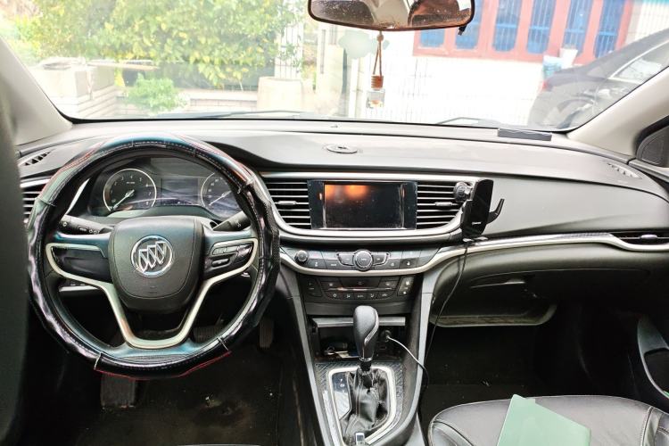 Used Buick GT 2015 15N Automatic Deluxe Edition Center Console