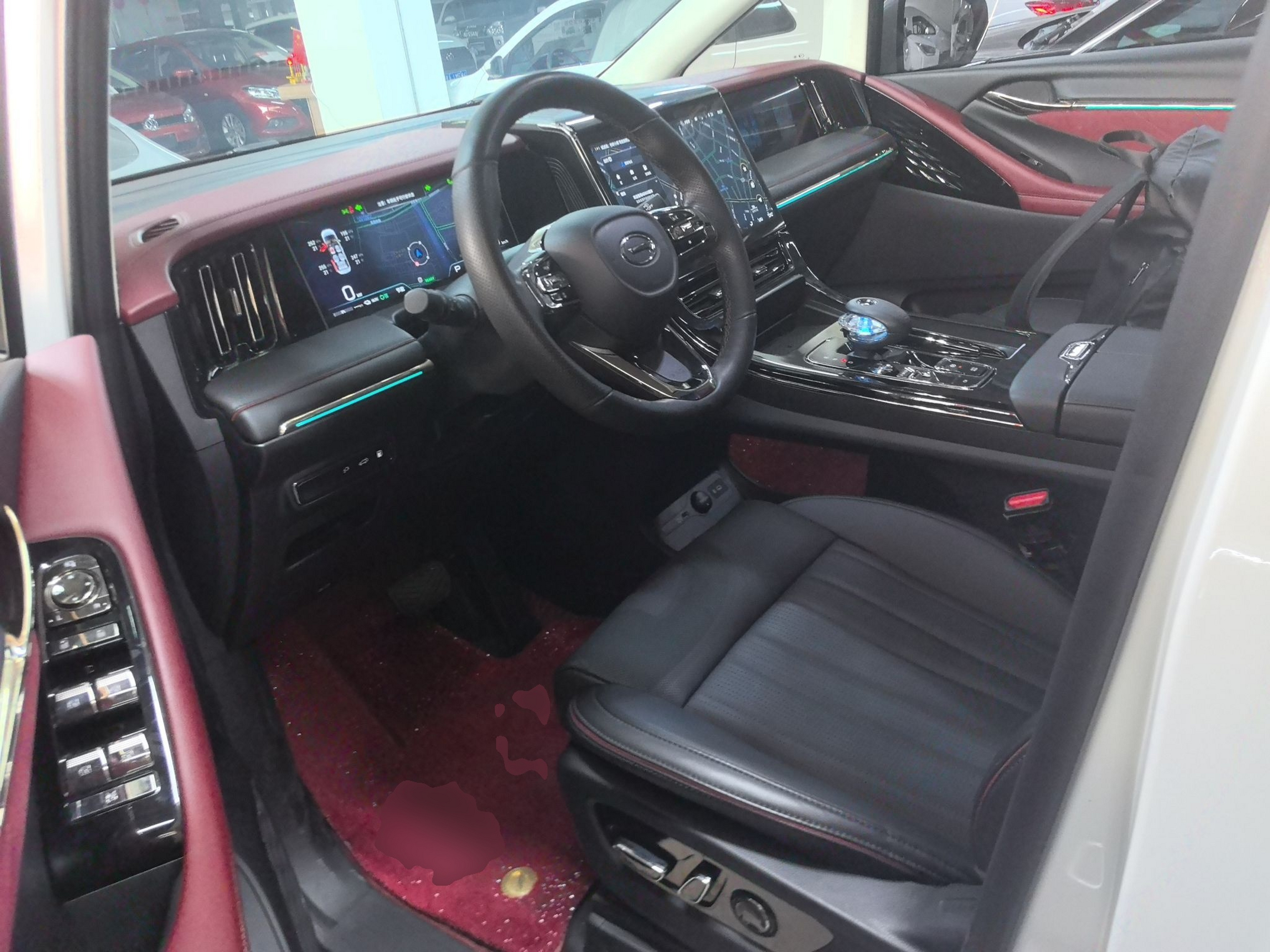 المقاعد الأمامية داخل السيارة