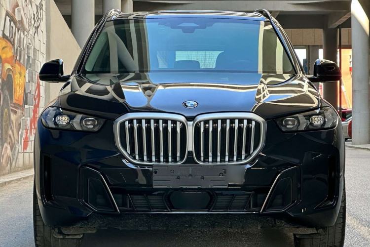 Used BMW X5 2025 Model, xDrive 30Li Prestige M Sport Night Package Exterior 5