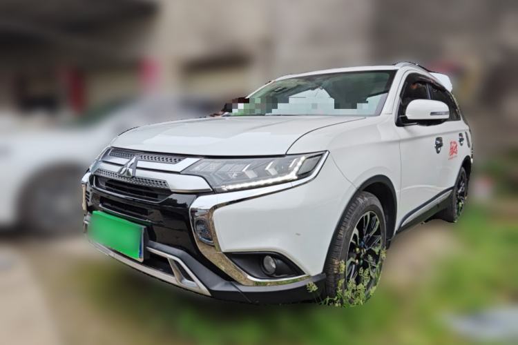 Used Mitsubishi Outlander 2019 2.4L 4x4 Zhi Xiang Edition 7 Seats China VI Standard