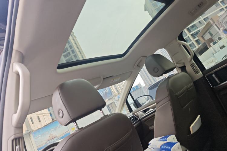 Used Volkswagen Viloran 2020 330TSI Luxury Edition Headliner