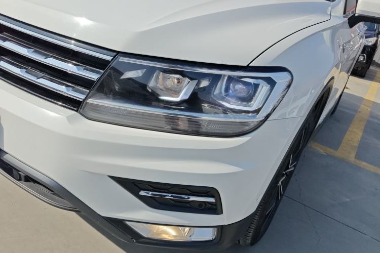 Used Volkswagen Tiguan L 2020 330TSI Automatic Two-Wheel Drive Smart Luxury Edition China VI Standard Left Front Headlight