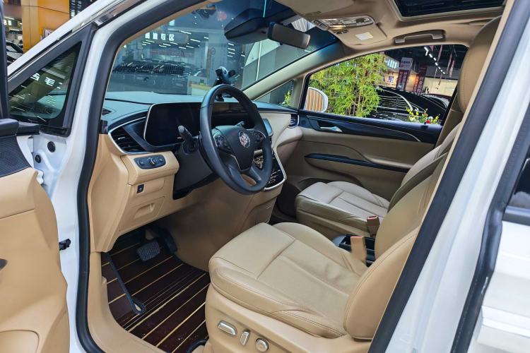 Used Buick GL8 2021 ES Landtrek 653T Luxury Model Interior 5