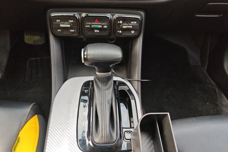 Used GAC Trumpchi GS3 2022 POWER 270T Automatic Luxury Edition Gear Lever