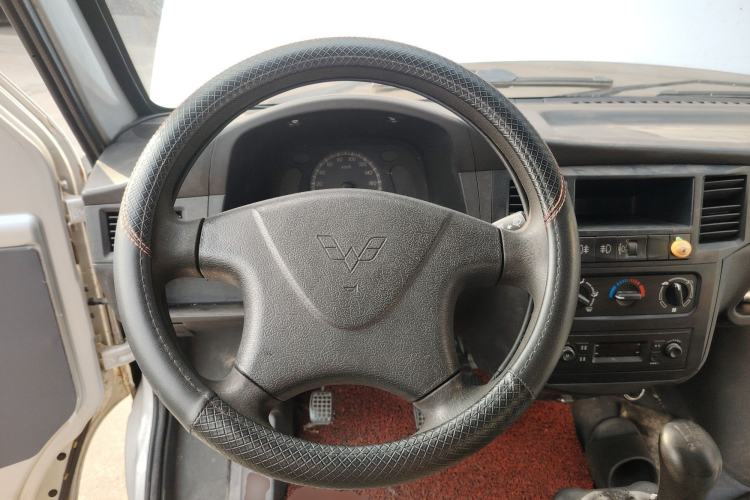 Used Wuling Zhiguang 2015 1.2L Practical LS-I Model
