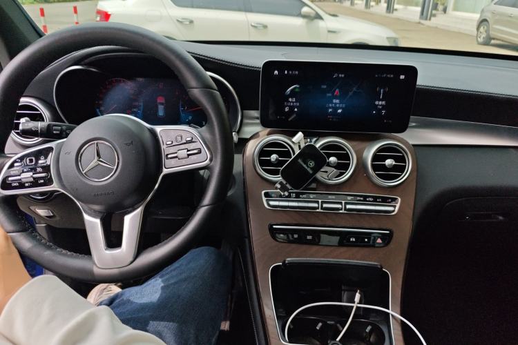 Used Mercedes-Benz GLC 2020 GLC 300 L 4MATIC Dynamic Edition Center Console