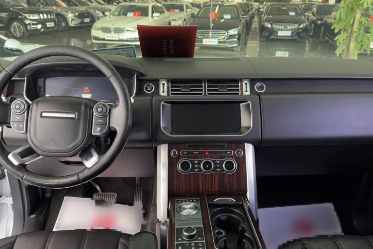 Used Land Rover Range 2017 3.0 SC V6 Vogue Interior 3