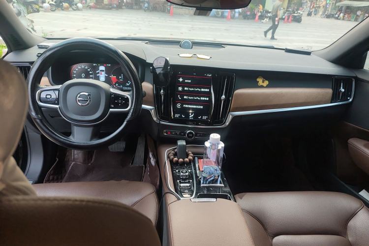 Used Volvo S90 New Energy 2021 T8 eDrive Hybrid Zhiyi Luxury Edition Center Console