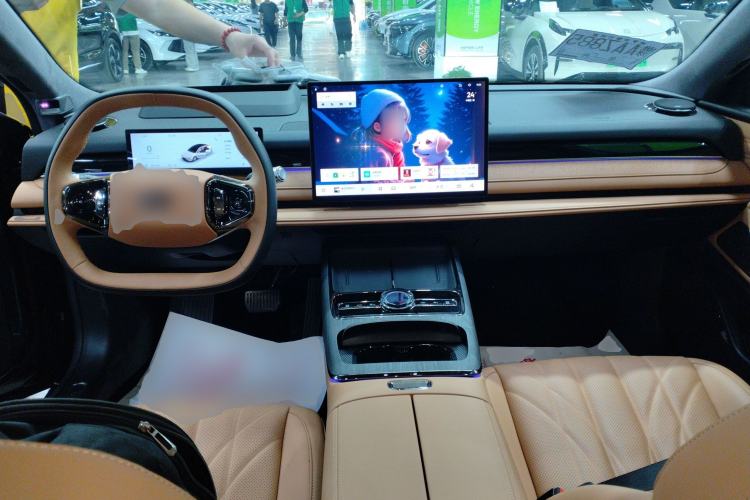 Used Geely Galaxy 8 2025 130km EM-P Starship Edition
