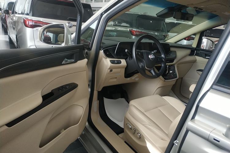 Used Buick GL8 2022 ES Landtrek 653T Luxury Edition
