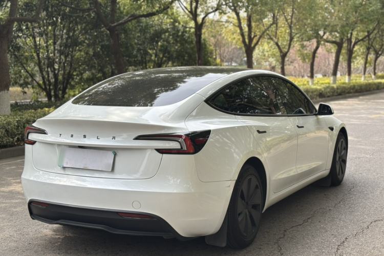 Used Tesla Model 3 2023 Rear-Wheel-Drive Version
