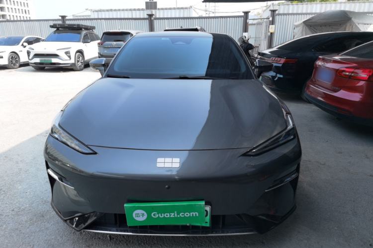 Used Geely Galaxy E8 2024 665 km Range Rear-Drive Starship Long-Range Version