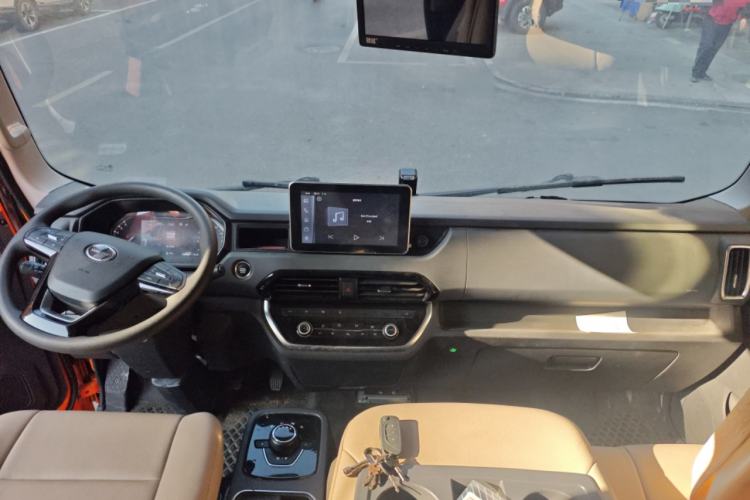 Used SAIC MAXUS V100 RV 
