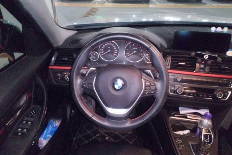Used BMW 3 Series 2013 320i Sport Design Package
