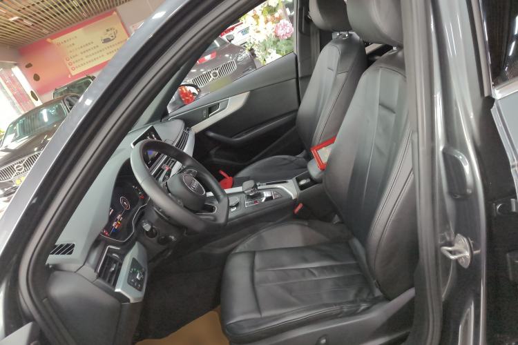 Used Audi A4L 2019 40 TFSI Fashion Edition China VI Emission Standard
