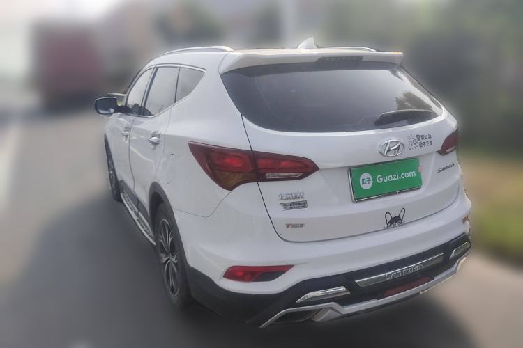 Used Hyundai Santa Fe 2017 2.0T Automatic Two-Wheel Drive Smart Version 7 Seats
