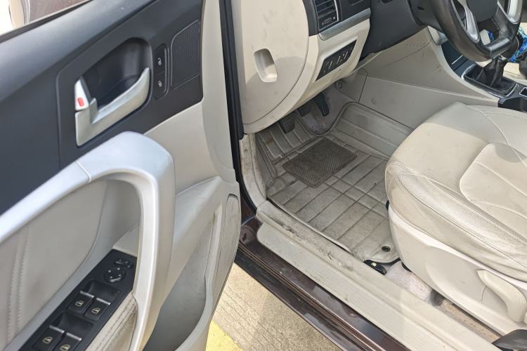 Used Geely Auto Emgrand 2016 Sedan 1.5L Manual Luxury Model
