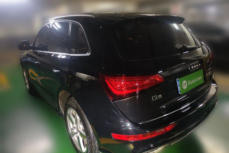 Used Audi Q5 2017 Plus 40 TFSI Ambition Model Rear Left 45 Deg