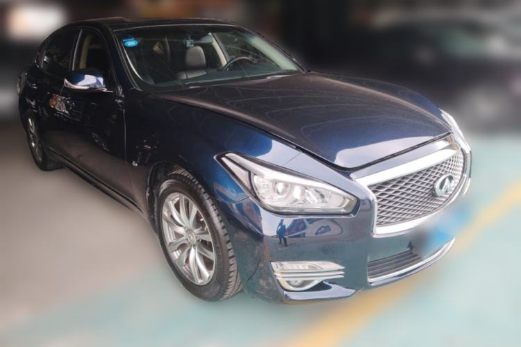 Used Infiniti Q70 2017 Q70L 2.5L Elite Edition Front Right 45 Deg