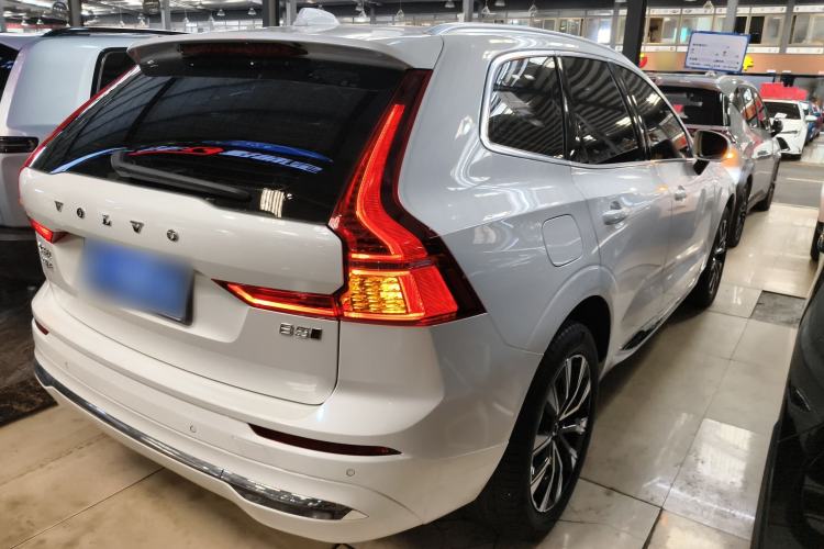 Used Volvo XC60 2023 B5 4x4 Smart Luxury Edition Rear Right 45 Deg